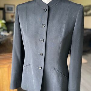 Vintage 90’s 100% silk Holt Renfrew Black Women's Blazer, mod size sm.